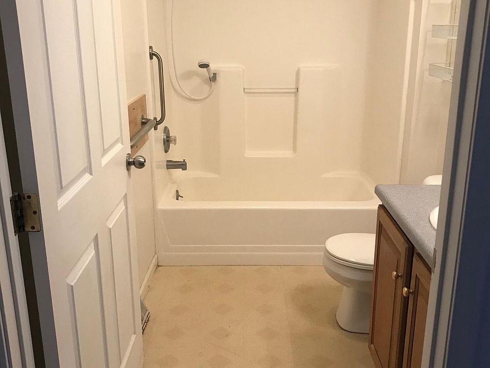 2nd image of 13 Liberty St #B