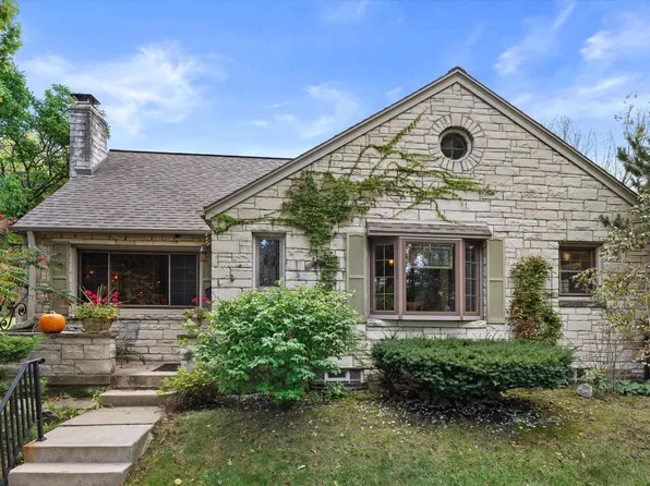5700 W Rita DRIVE, West Allis, WI 53219