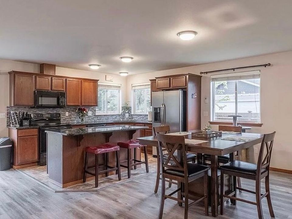 1st image of 20627 5th Avenue Ct E