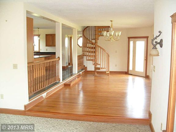 3rd image of 807 Opequon Ln