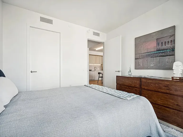 17 Hanover Pl #20I — Photo 13