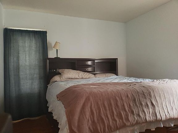 2nd image of 42 Lincoln Blvd