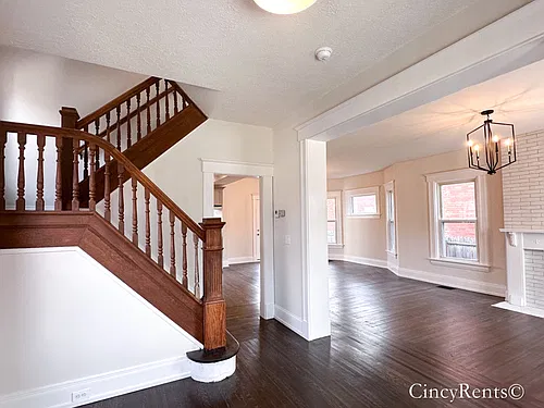 3752 Spencer Avenue- Meticulously Renovated 5bd 2ba single family home- Porch - Deck- Fenced Yard... — Photo 4