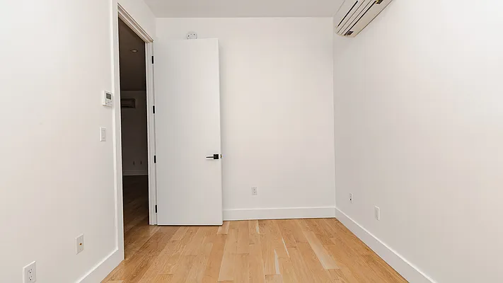 Rented by Nooklyn NYC LLC | media 17