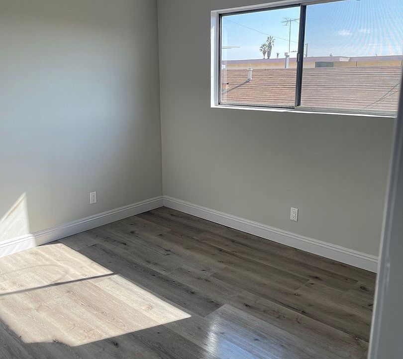 1st image of 1122 W 94th St #6