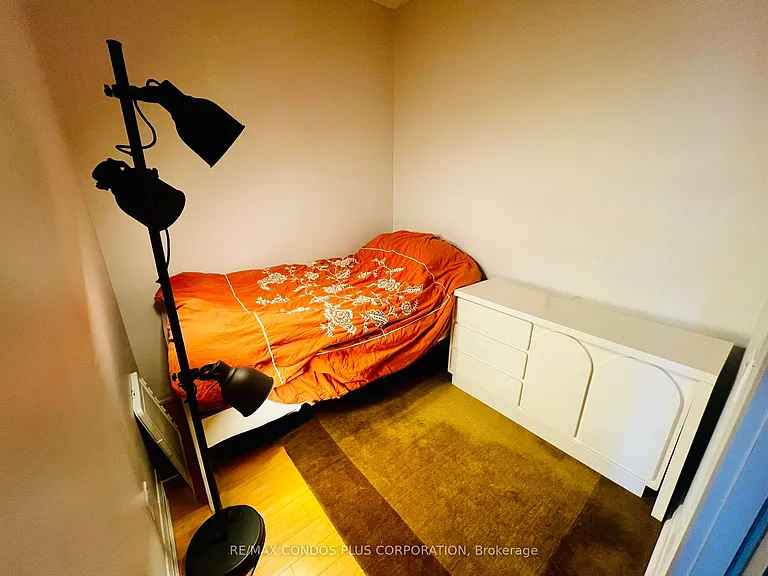 1121 Bay St #1005 — Photo 6