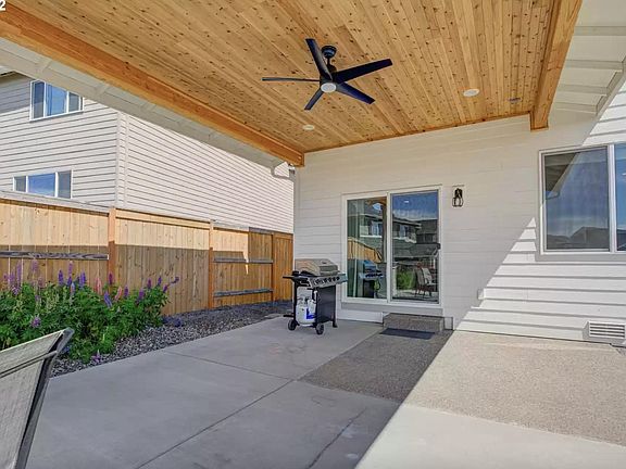 4th image of 1722 NE Pioneer Ln
