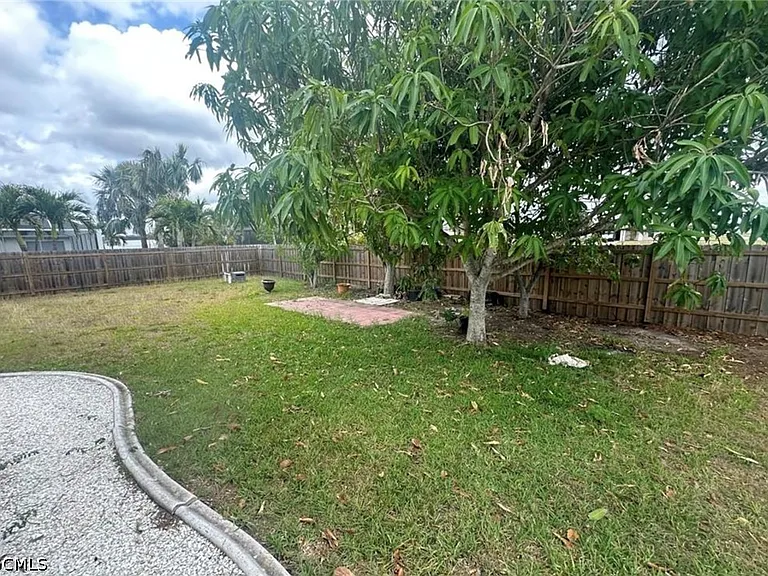 2115 NW 19th Ave — Photo 18