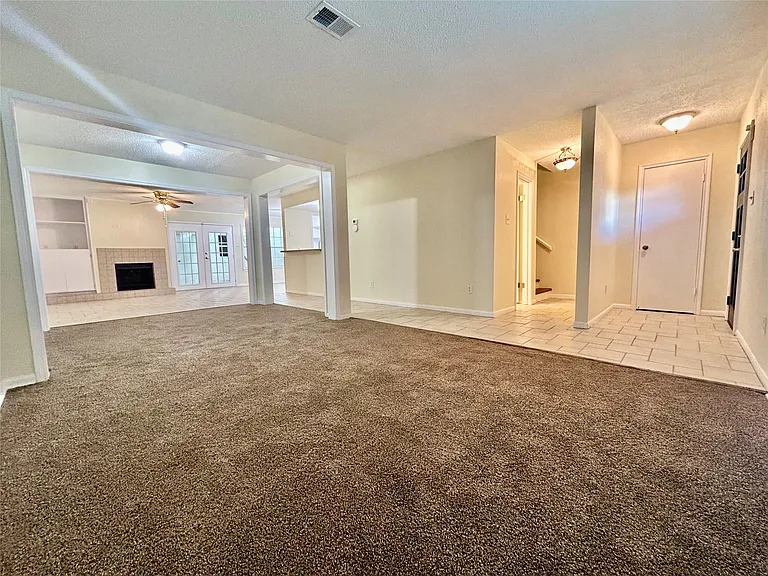 2456 Country Club Dr — Photo 9