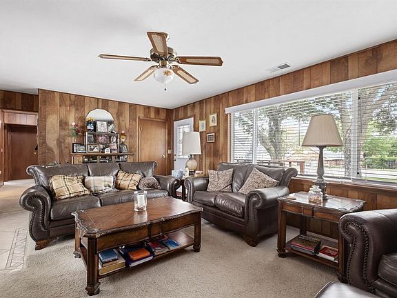 4th image of 730 Meadow Lake Dr