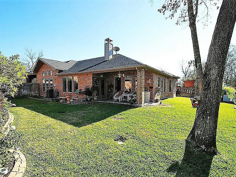 3810 Rose Grove Ln — Photo 4