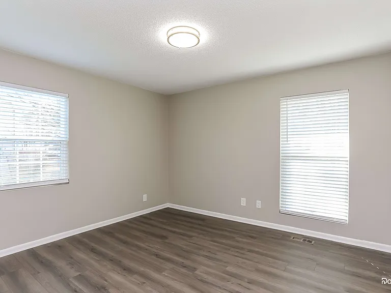 1315 Bacon St — Photo 9