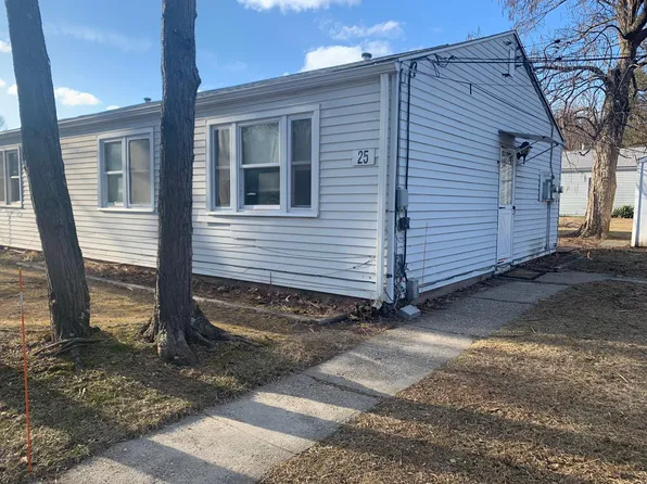 25 Patty Ln, Windsor Locks, CT 06096