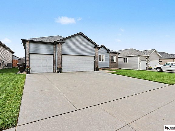 3rd image of 7331 Lilee Ln