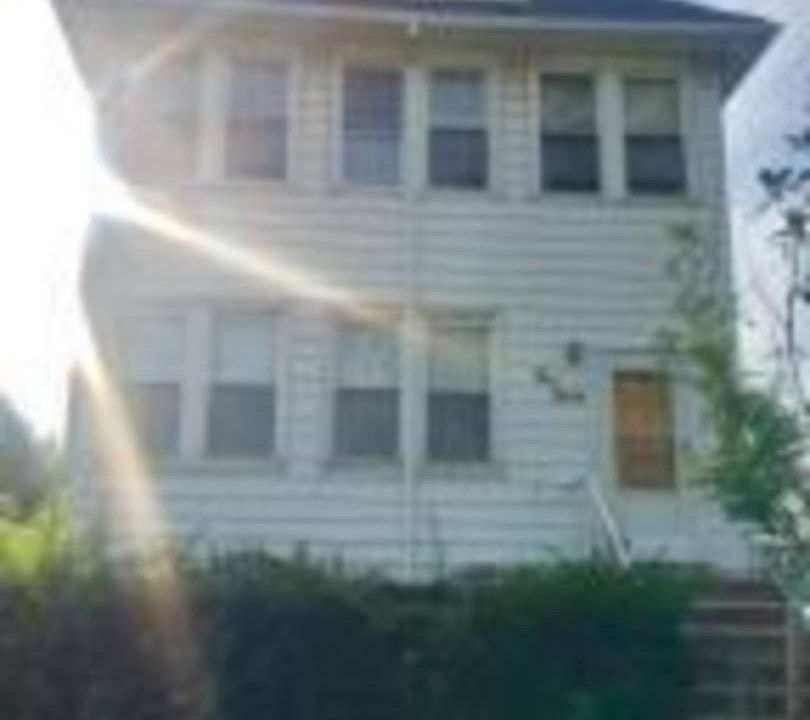 1st image of 130 Grandview Ave