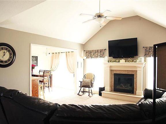 5th image of 805 SW Hill Top Ct