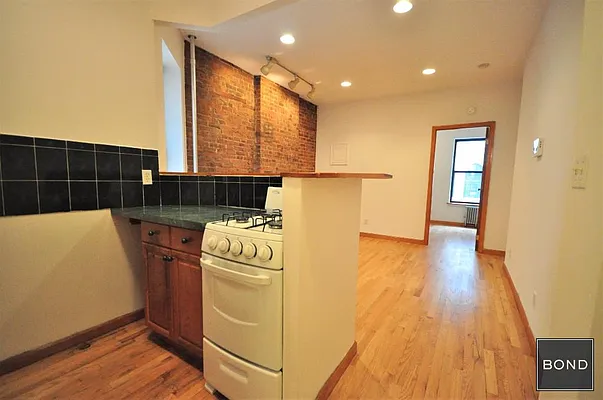 Rented by Bond New York | media 1