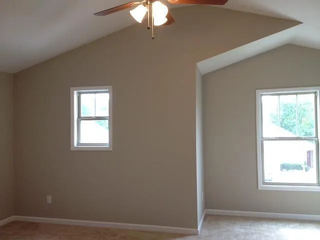 3305 Sweet Clover Ln — Photo 34