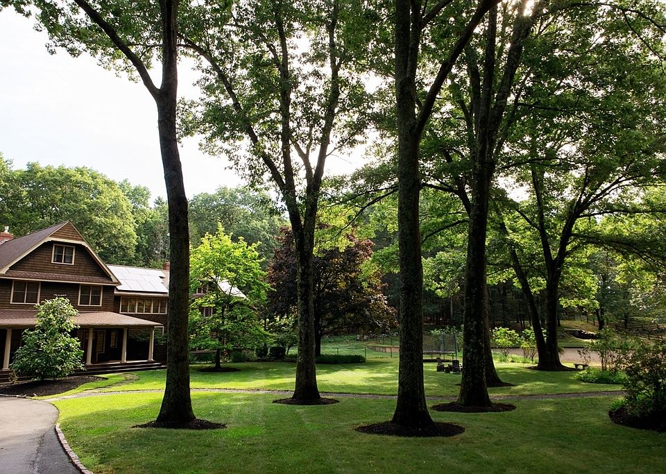 1st image of 2 Spingler Dr