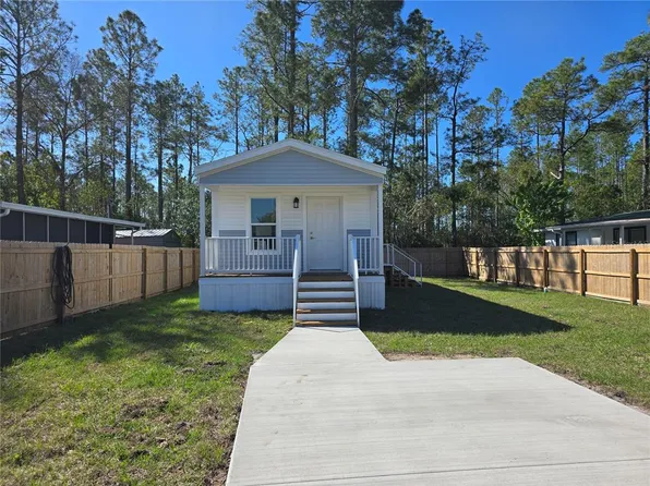 24350 Maxwell St, Astor, FL 32102