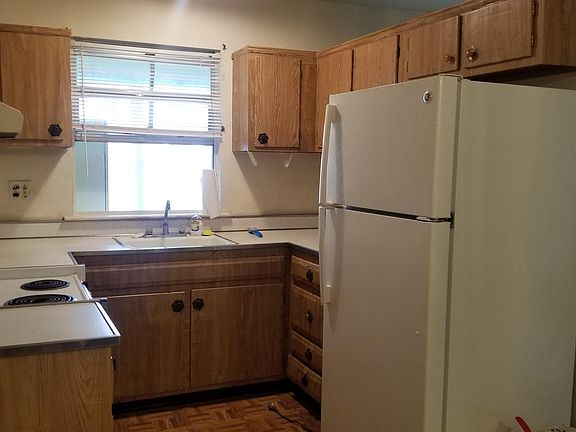 3rd image of 185 Laurel Pl #B