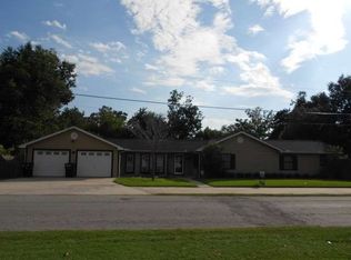 213 N 5th St, Nederland, TX 77627