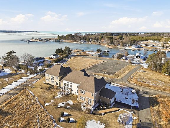 3rd image of 40 N Branson Cove Rd