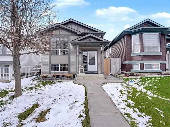 49 E Martin Crossing Way NE, Calgary, AB T3J 3V2