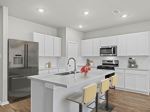 3rd image of 206 Rose Laurel Dr