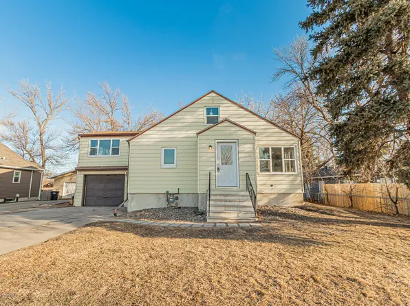 3105 7th Ave N, Fargo, ND 58102