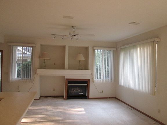 4th image of 4518 Hilltop Dr