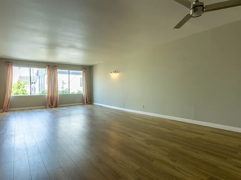 5125 Harold Way #202 — Photo 2