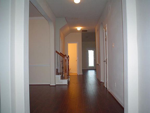 2nd image of 2027 Creek Run Dr