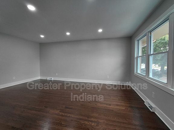 2nd image of 1127 E Morris St