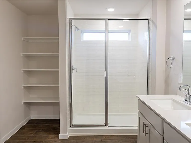 401 Abbey Ln — Photo 11