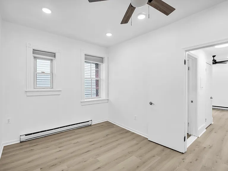 142 S 6th St #1 — Photo 18