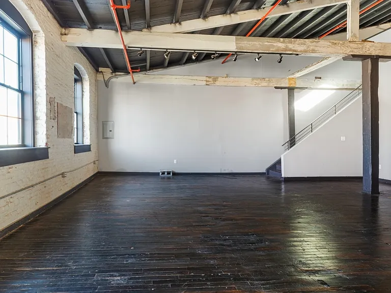 Berks Warehouse — Photo 32