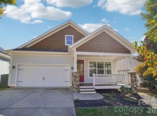 3 Dreambird Dr, Leicester, NC 28748