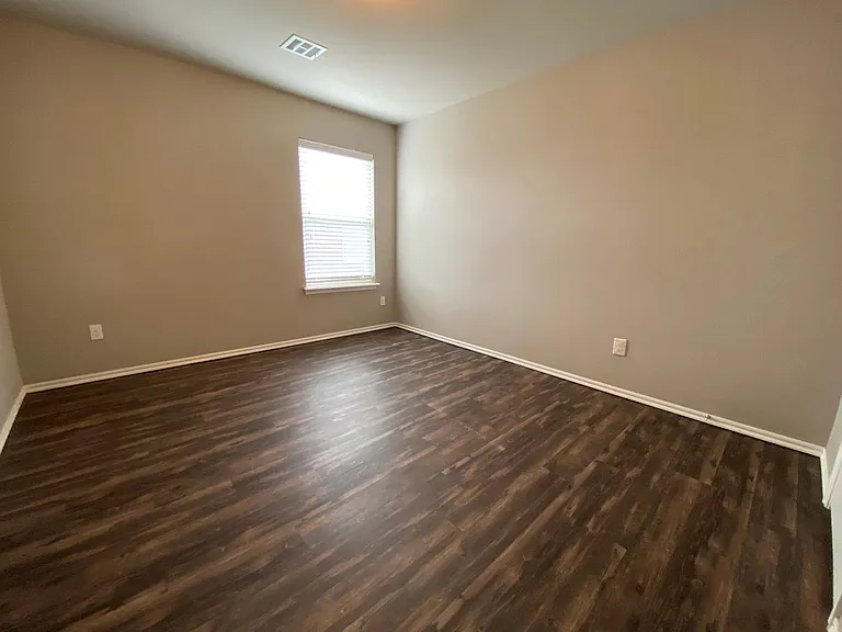 4517 Hunter Blvd — Photo 30