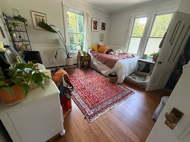 236 Brown St #1R — Photo 3