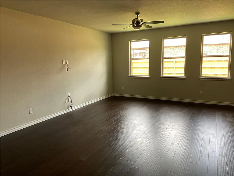 309 Akumal St — Photo 8
