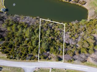 486 Woodlake Blvd, Tazewell, TN 37879