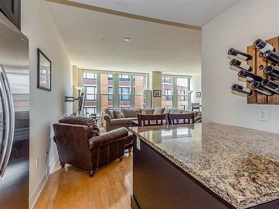 4th image of 1125 Maxwell Ln APT 614