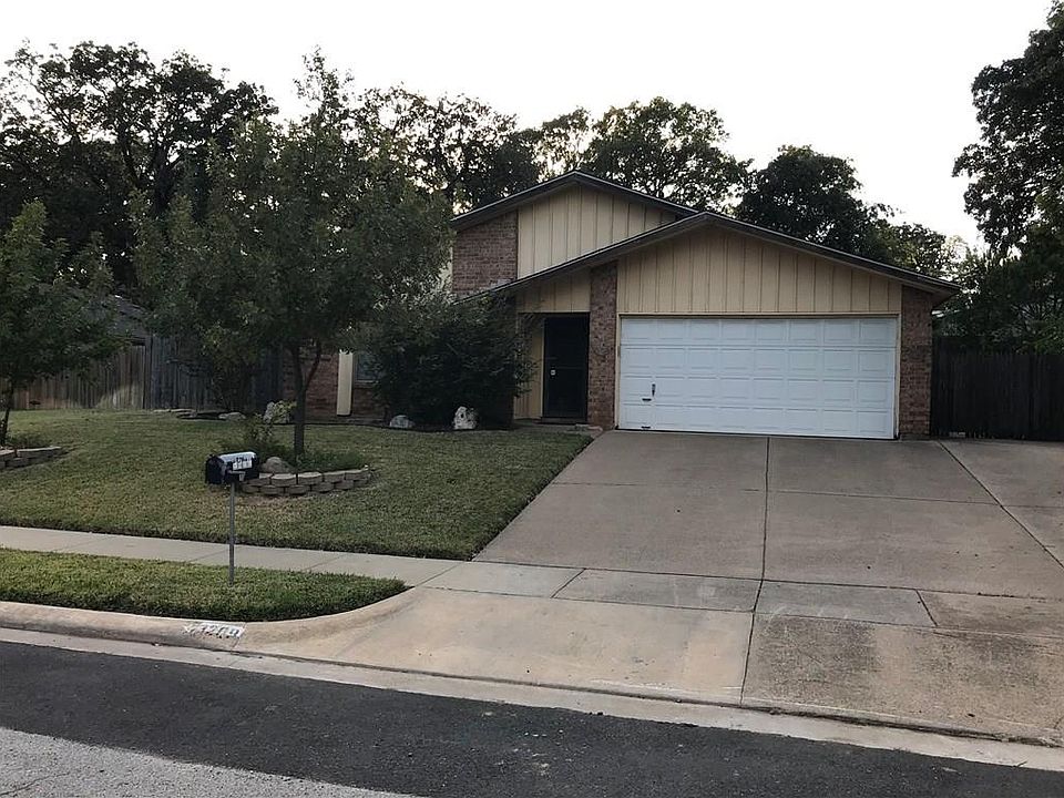 1st image of 3209 Scenic Hills Dr
