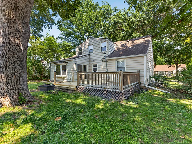7318 Rosewood St — Photo 44