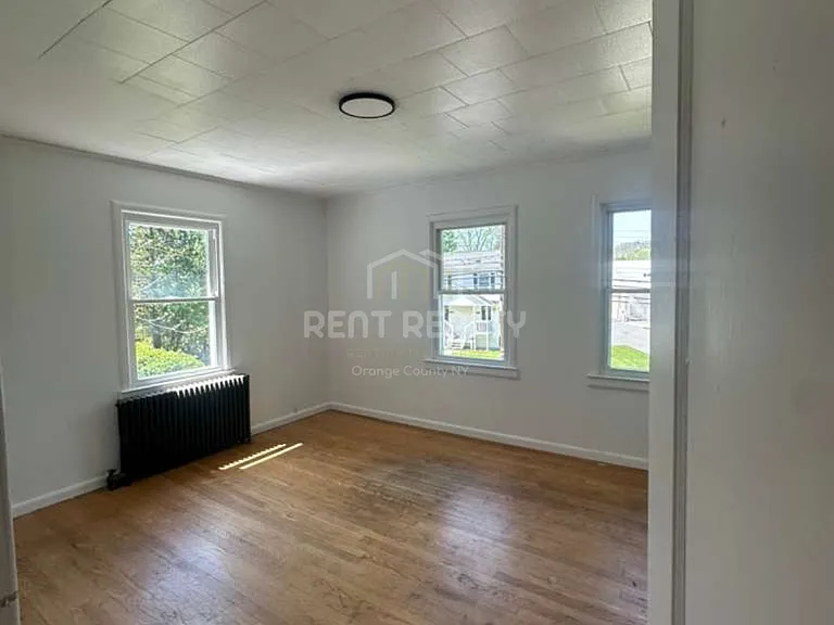 258 Elm St — Photo 8