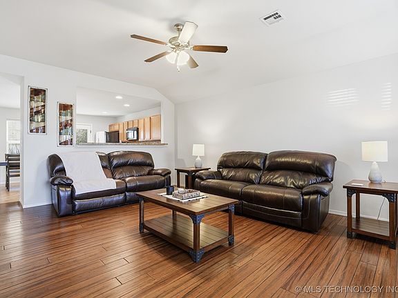3rd image of 23132 S Jewell Dr