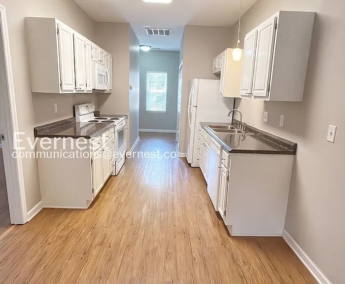 224 W Acadia Ave #100 — Photo 2
