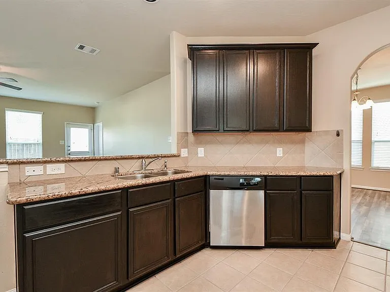 19311 Vermillion Ct — Photo 10