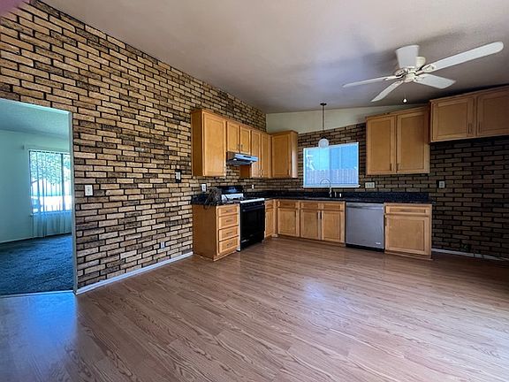4th image of 14469 E Oxford Cir